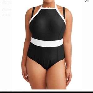 One piece swim suit